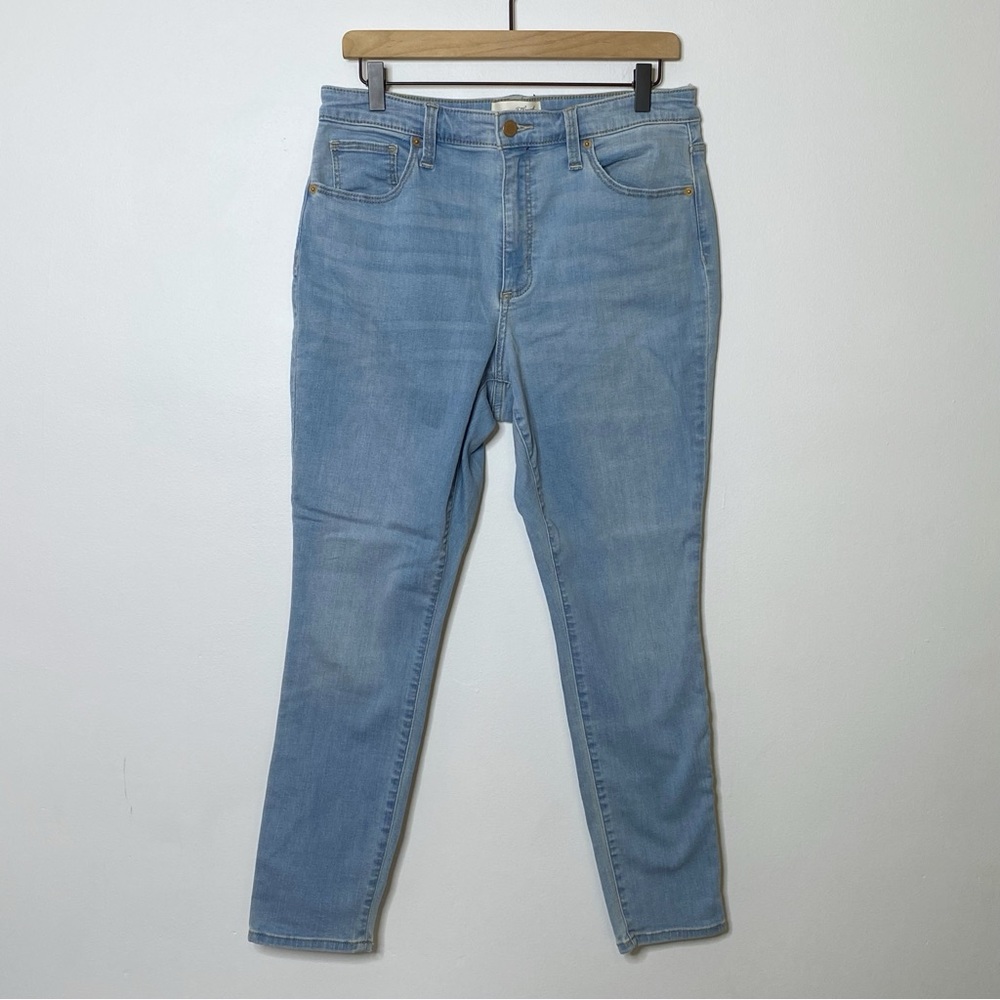 Universal Thread 12 SHORT Light Wash High Rise Skinny Leg Denim Jeans